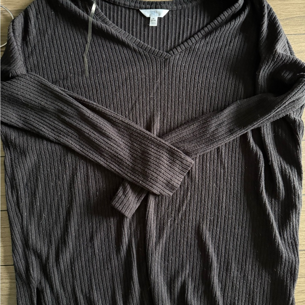 Time and Tru Womens Charcoal V-Neck Sweater